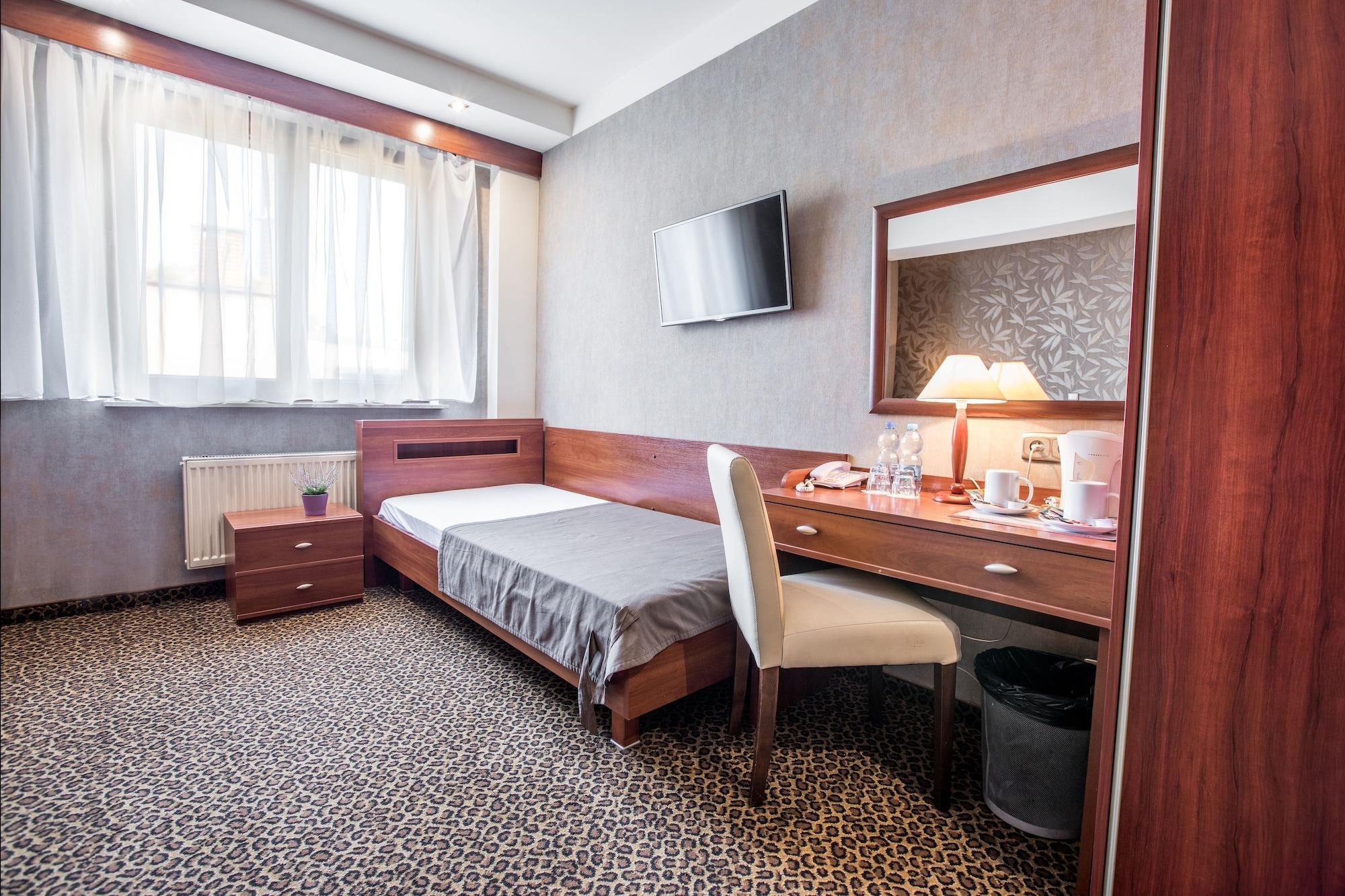 Hotel Diament Vacanza Katowice - Siemianowice Siemianowice Śląskie エクステリア 写真